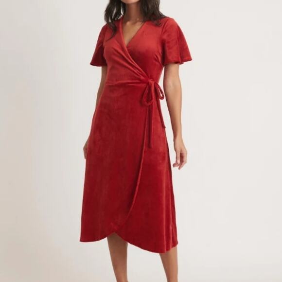 Marine Layer Dresses & Skirts - Marine Layer Red Dhalia Viola Velour Wrap Midi Dress L